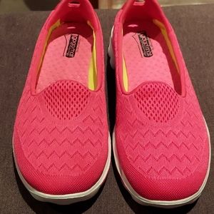 Sketches goga mat slip on